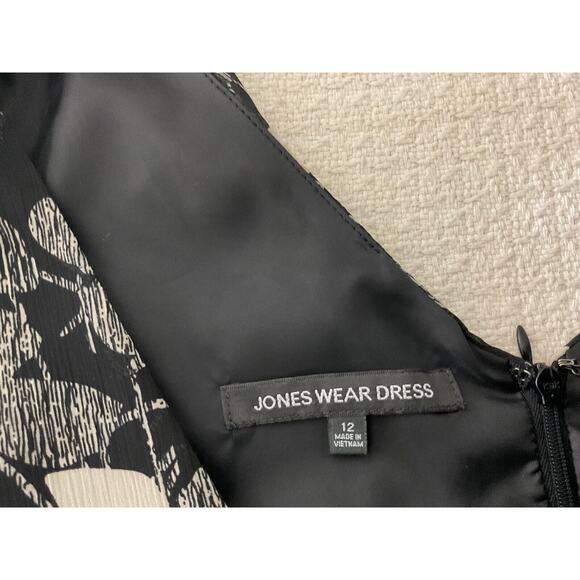 Jones Wear‎ Dress 12 Black White Floral Tiered Ruffle Sleeveless Mid-Length - Picture 8 of 14